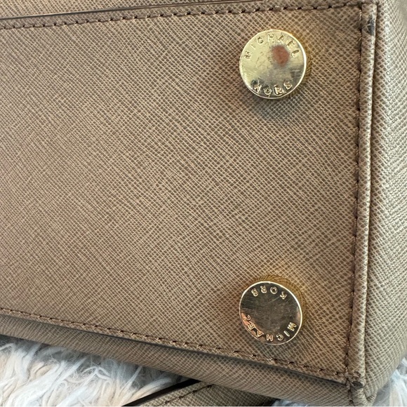 Michael kors handbag - Picture 17 of 17